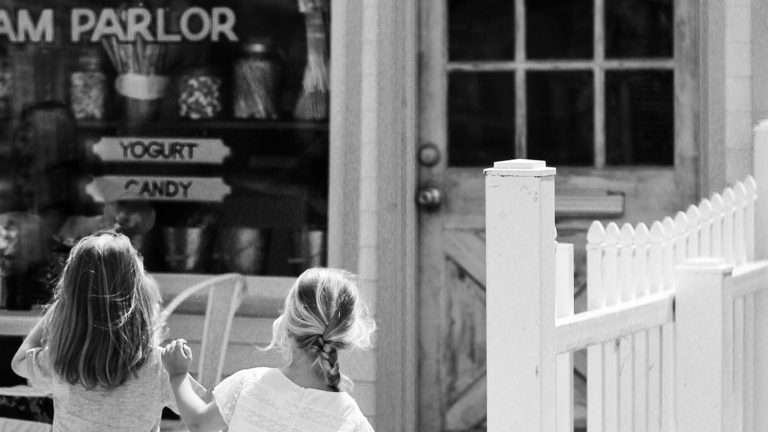 A Quiet Spin Through Bellport: How We Spent a Day With the Kids